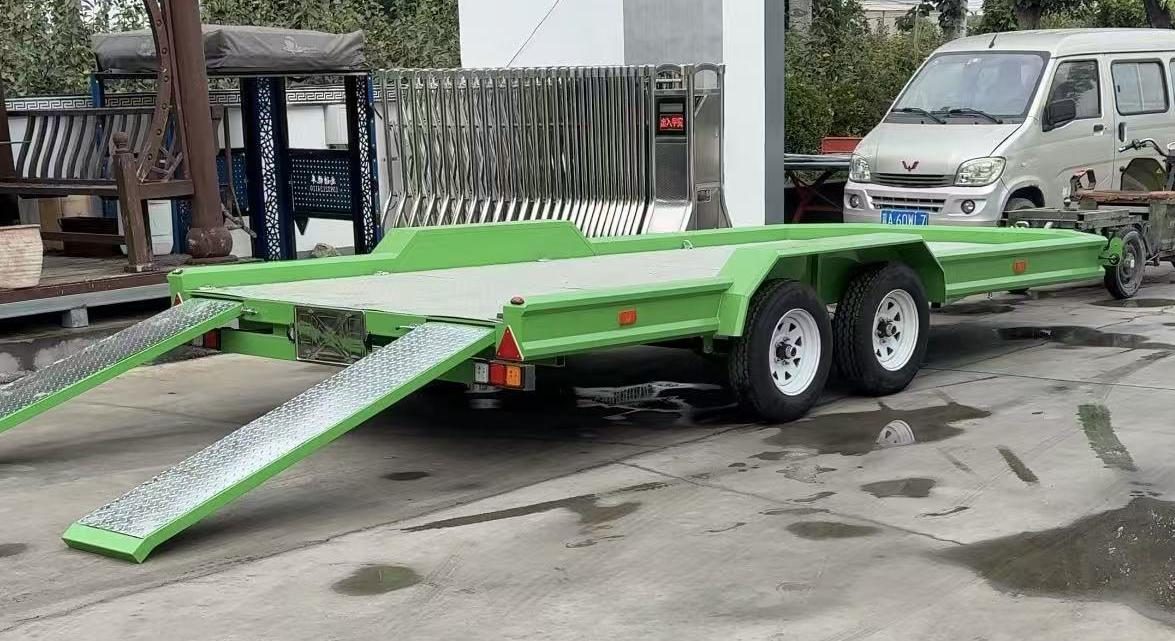 Model 207 dual-axle flatbed trailer